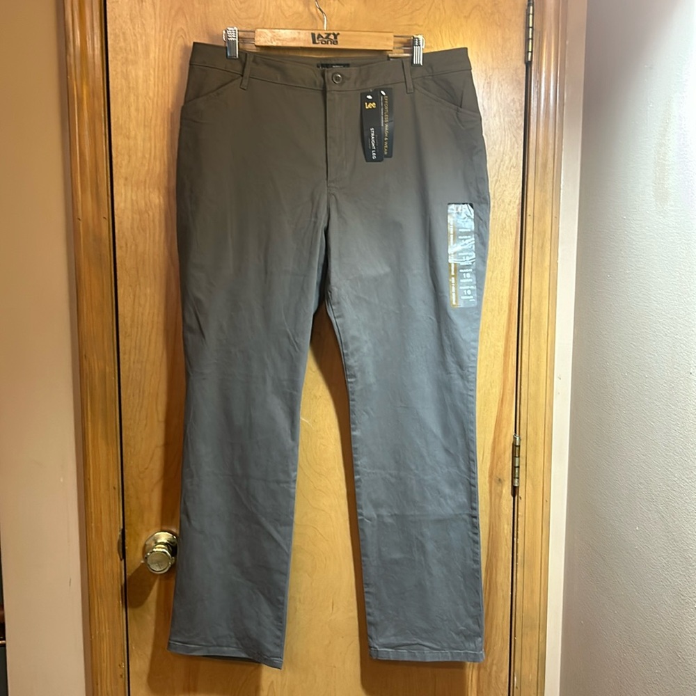 Women’s Lee Effortless Wash & Wear Pants Size 16 NWT